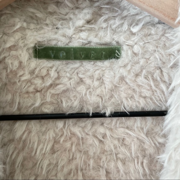 Velvet vegan leather sherpa lined vest - Picture 5 of 9